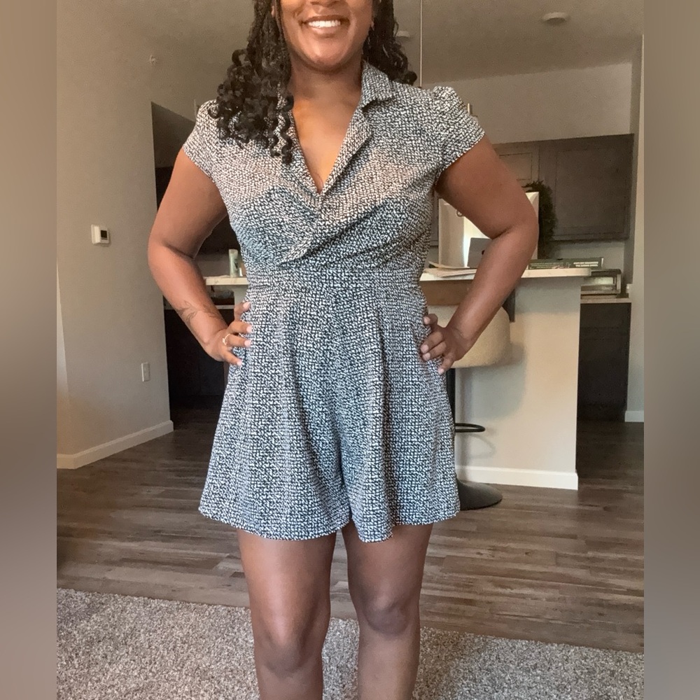 Black and White Patterned Romper (M)